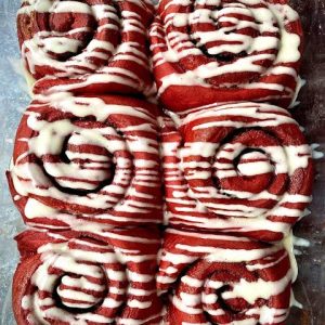 Cinnamon Roll ( Red Velvet)